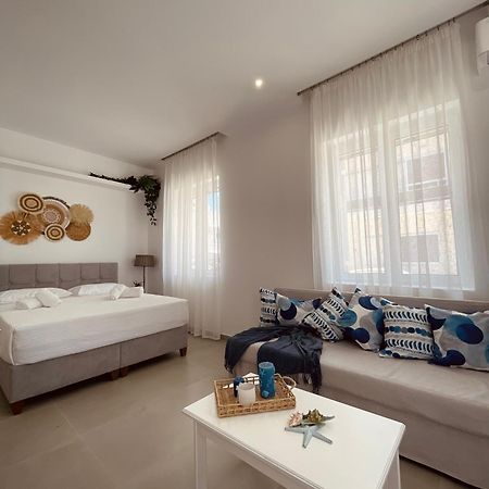 Kyma Luxury Suite Kiáton Eksteriør bilde